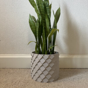 Galeria. Realizacja wydruku 3D. Osłonka na donicę z kwiatami.