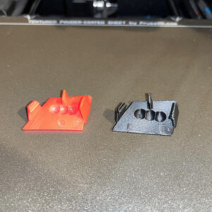 Galeria. Realizacja wydruku 3D. Części zapasowe do sprzętu sportowego - desek snowboardowych, nart i wiązań.